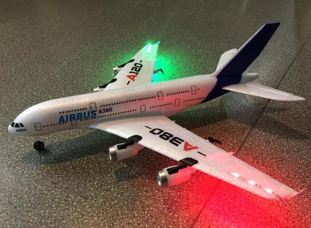 SAMOCHOD-ZDALNIE-STEROWANY® Samolot zdalnie sterowany Airbus Z diodą LED / 1 bateria